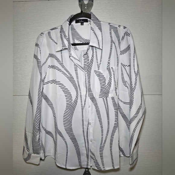 Lulu's White Button-Down Blouse with Black Abstract Stripe - Picture 2 of 5